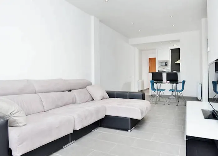 Cosy Well Situed Apartment With Sea View